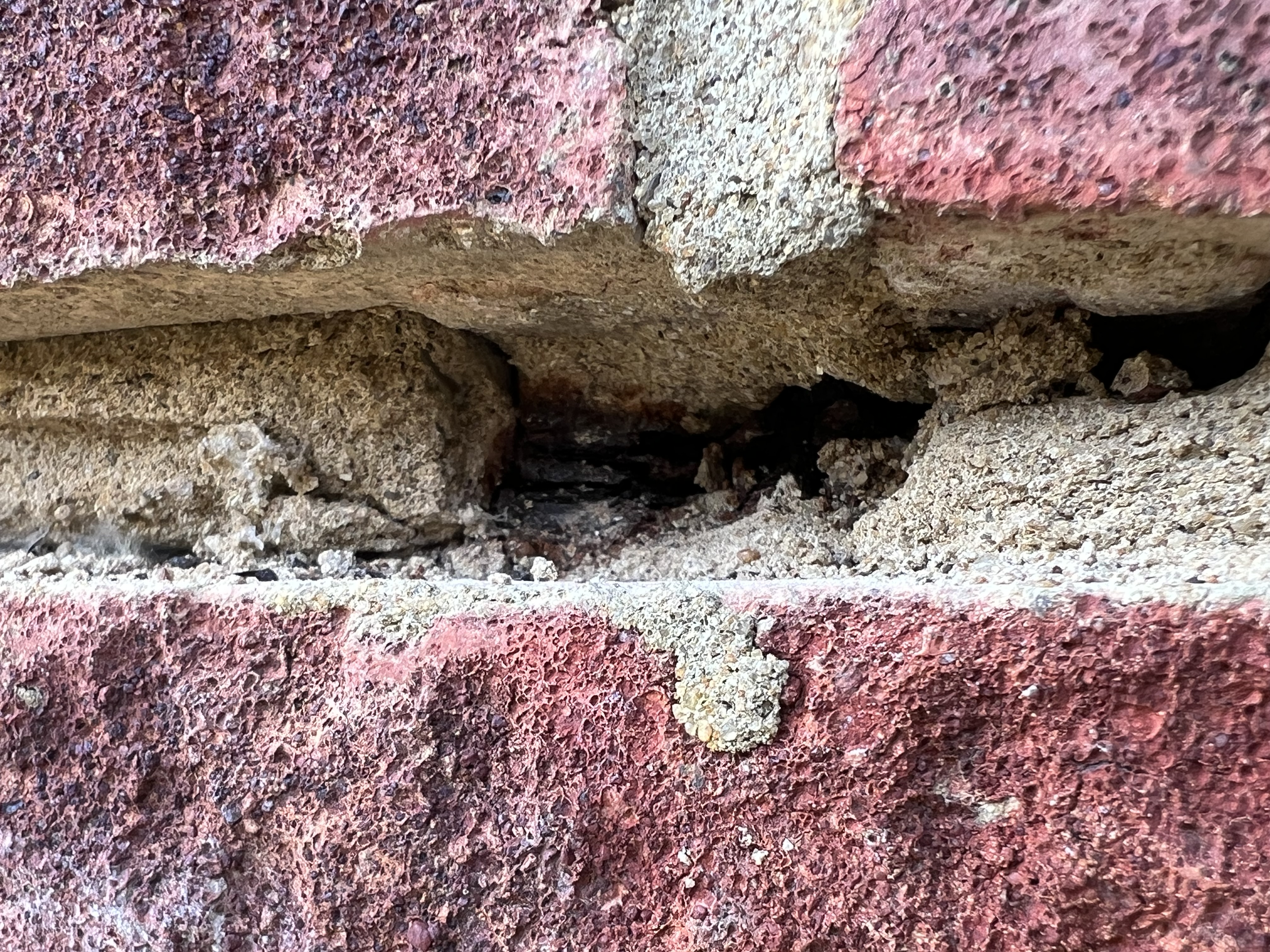 Wall tie corroding Wall tie corrosion