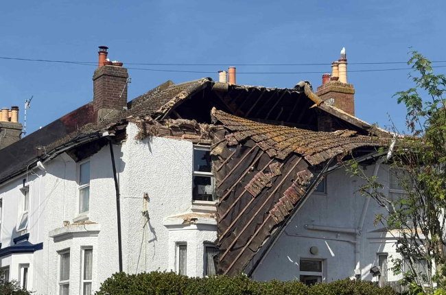 Roof thrust Roof thrust leading to roof collapse