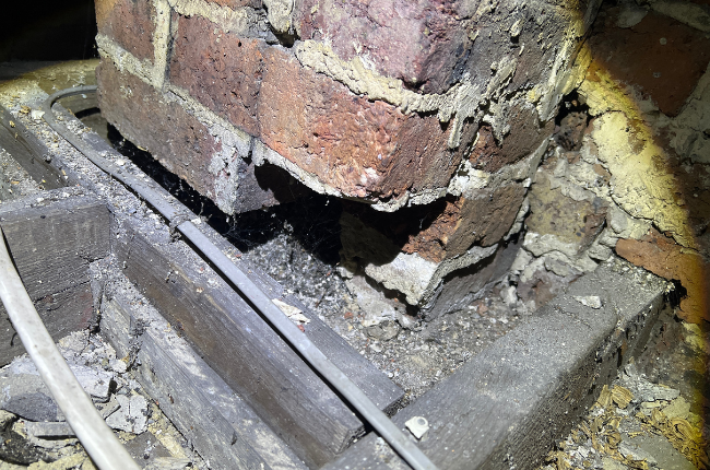 Unsupported chimney breast Unsupported chimney breast within a roof